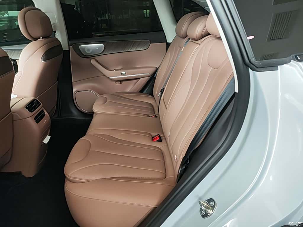 Leapmotor C11, 2025 17