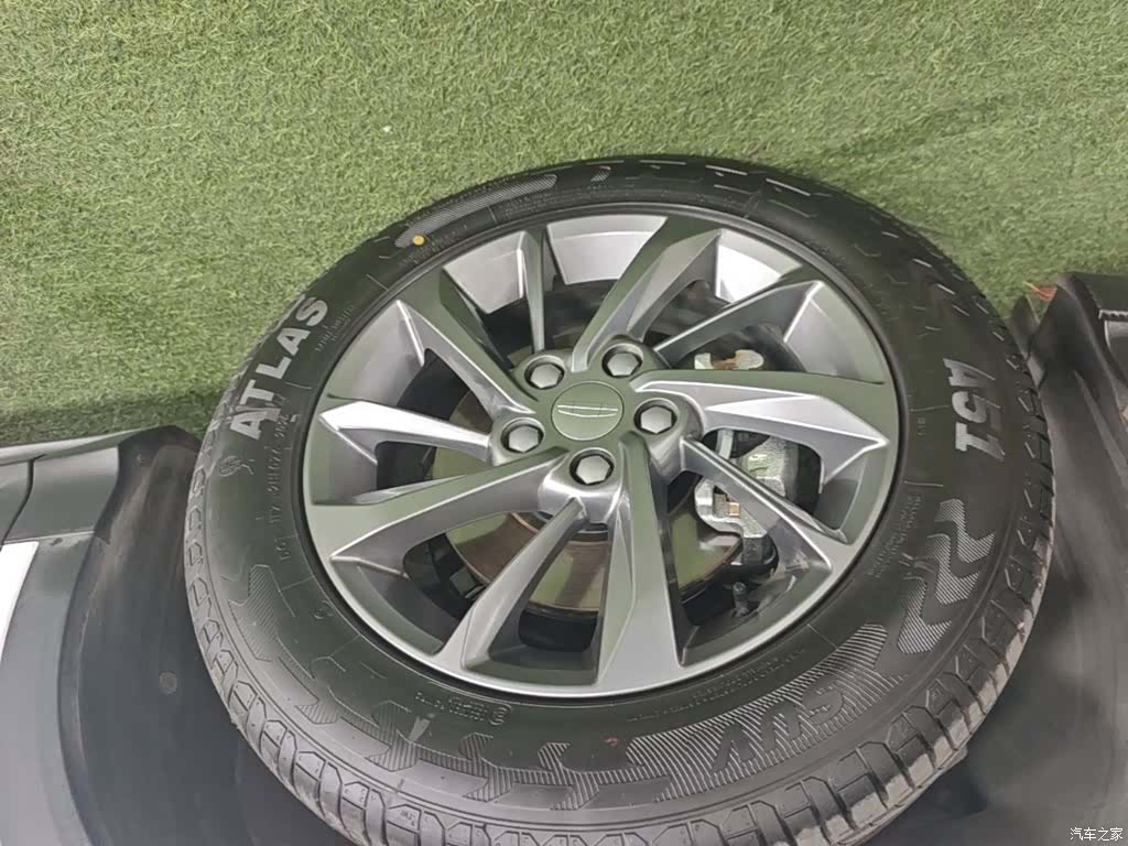 Geely Coolray, 2025 23