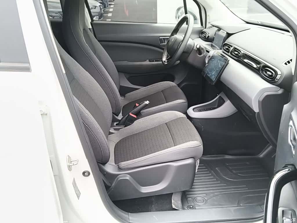 Leapmotor T03, 2022 25