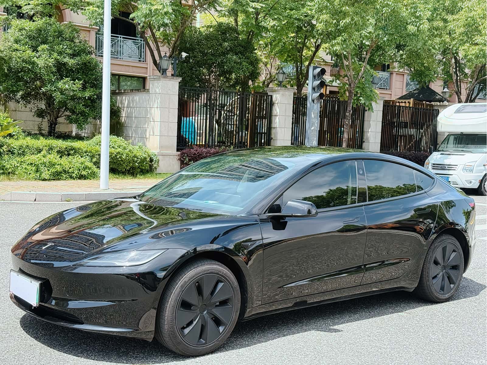 Tesla Model 3, 2025 3
