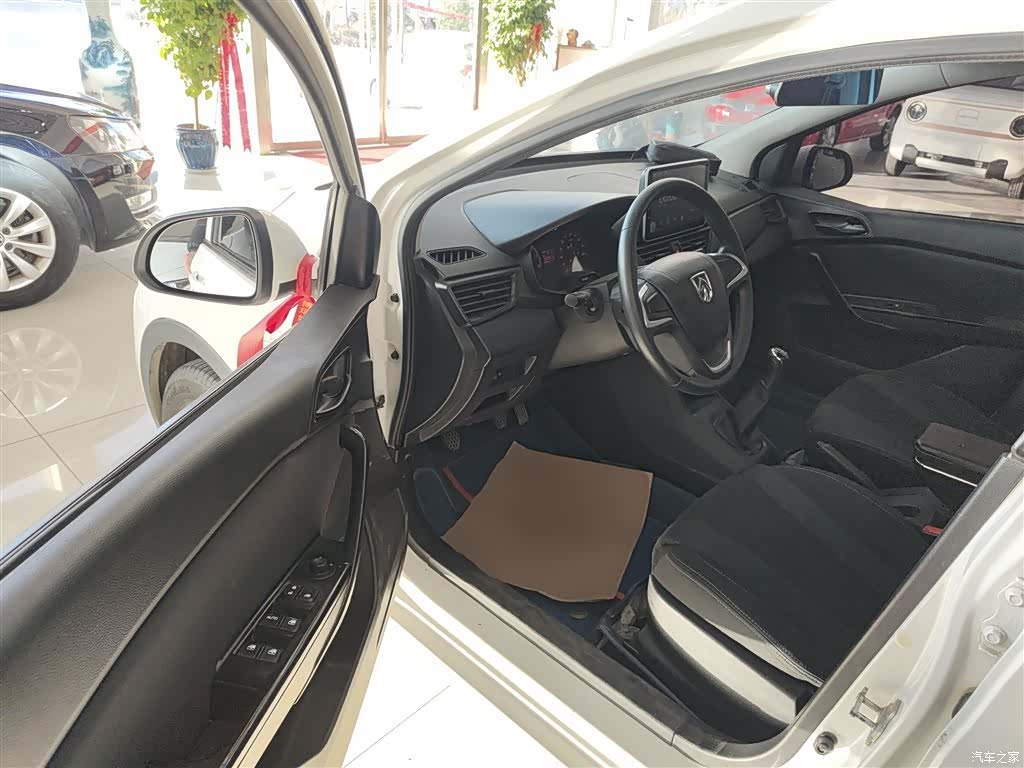 Wuling 310, 2019 13