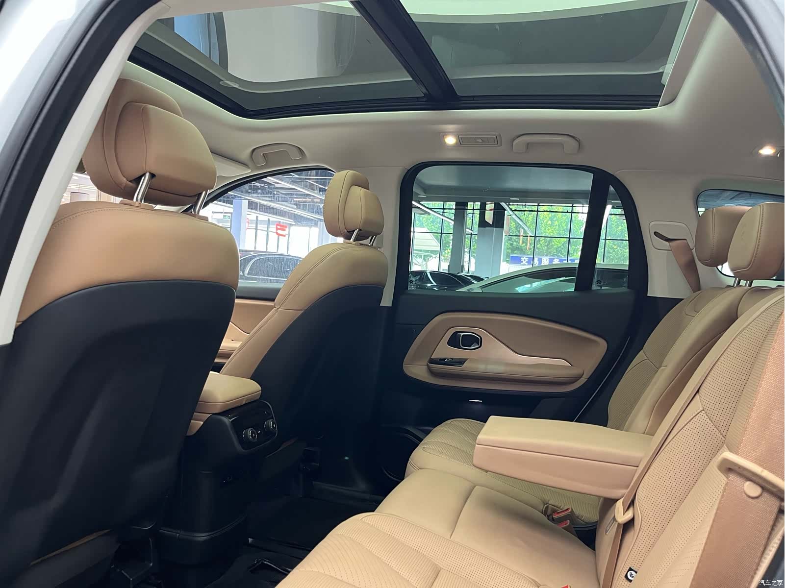 NIO ES8, 2018 13