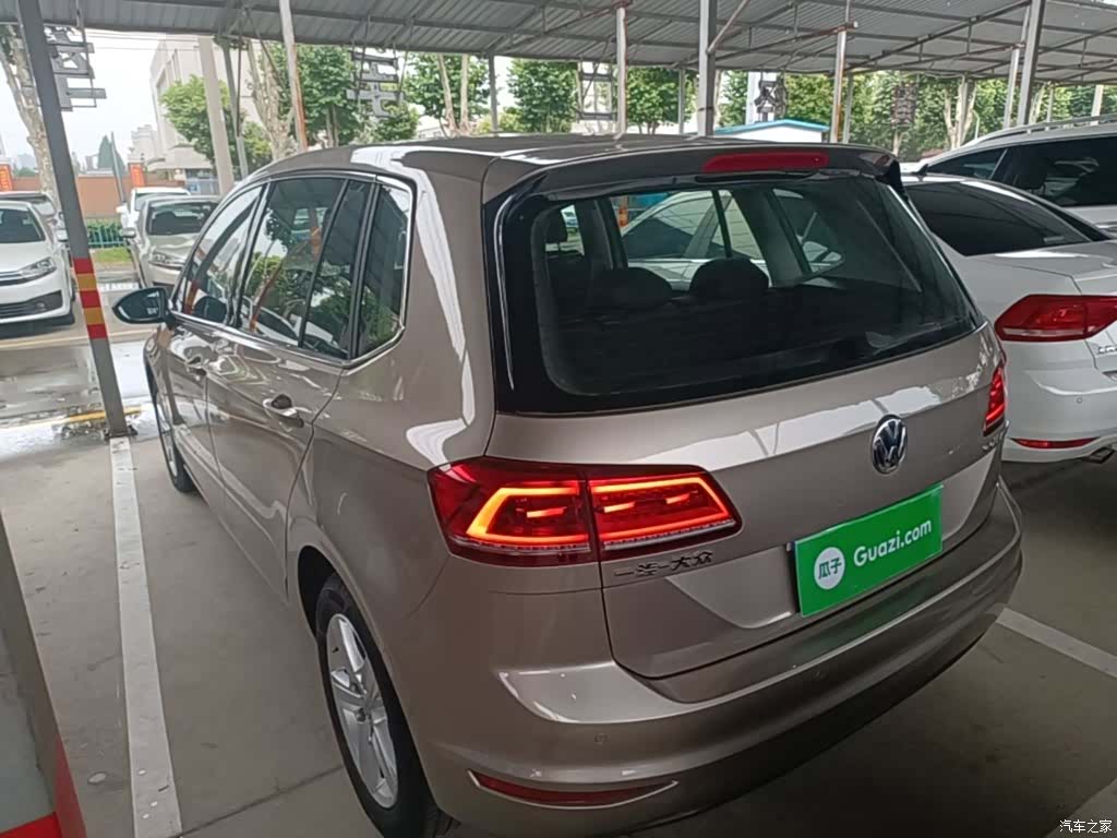 Volkswagen Golf, 2018 все фото