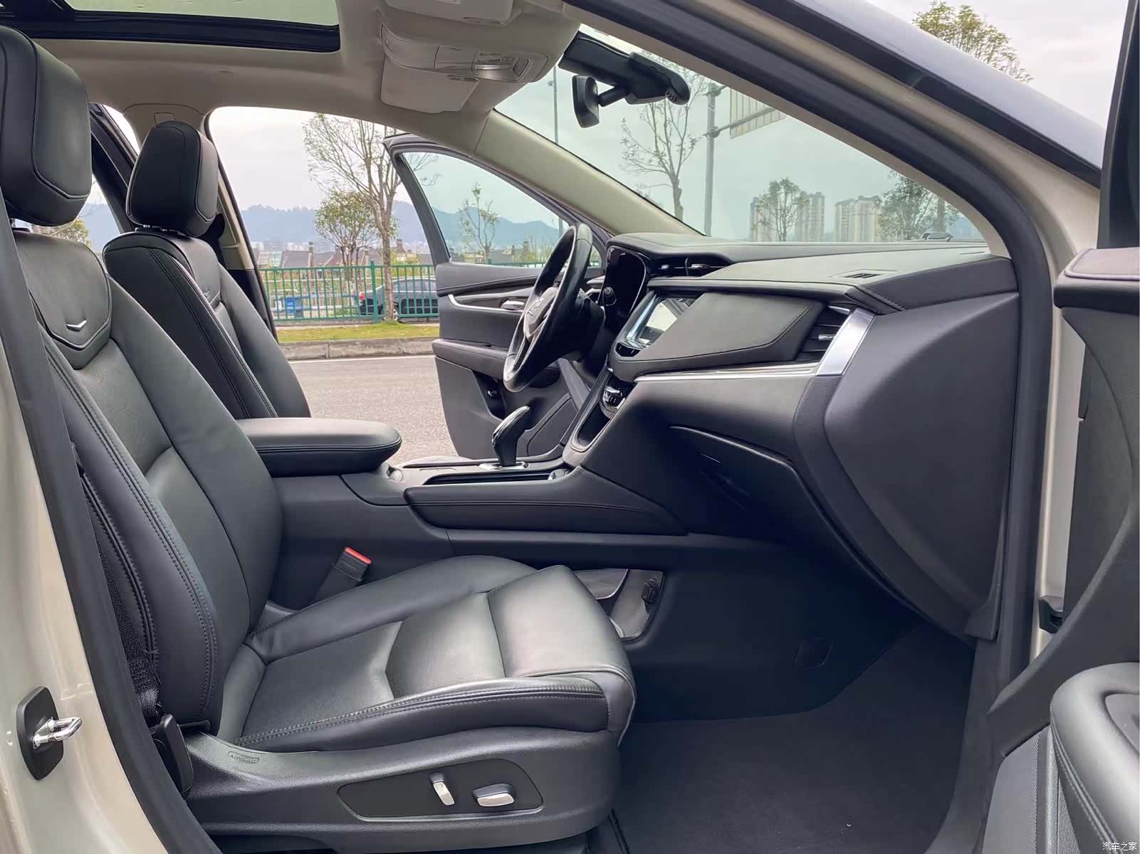 Cadillac XT5, 2017 10