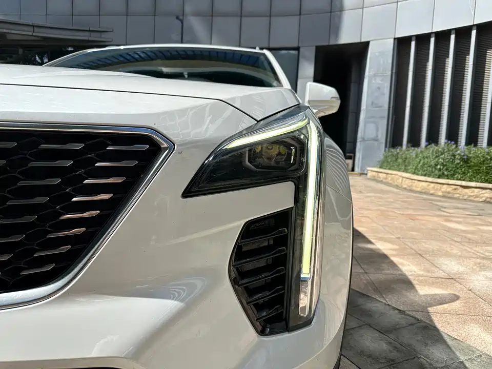 Cadillac XT4