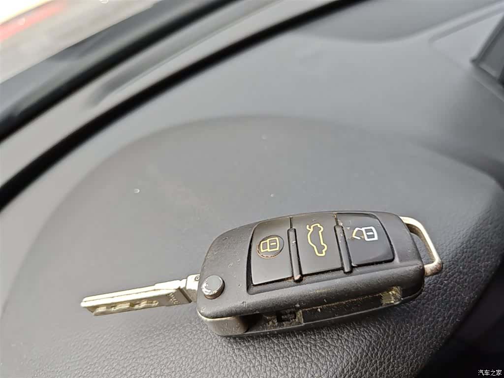 Audi Q3, 2015 9