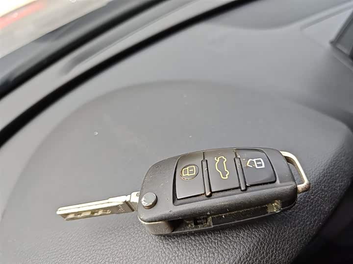 Audi Q3 2015 35 TFSI quattro ji shu xing