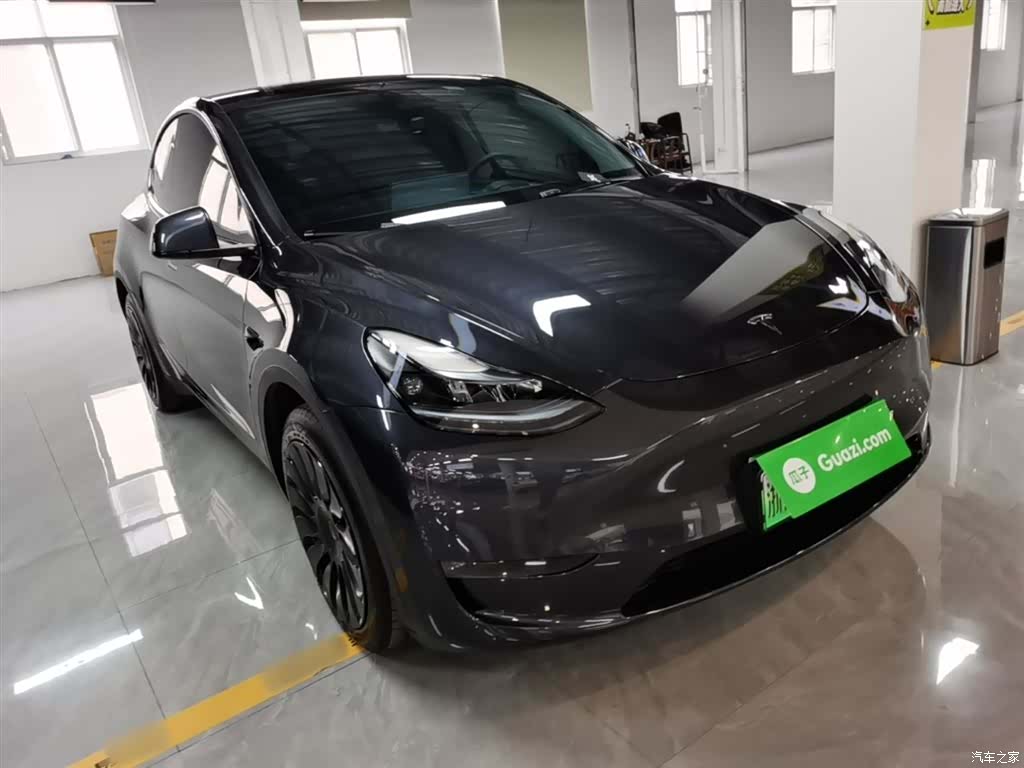 Tesla Model Y, 2024 4