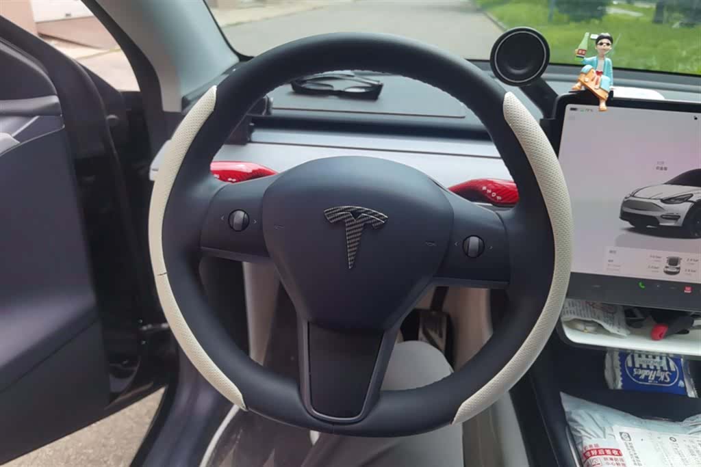 Tesla Model Y, 2023 15
