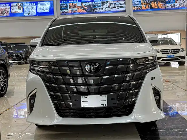 Toyota Alphard 2026 — купить из Китая под заказ