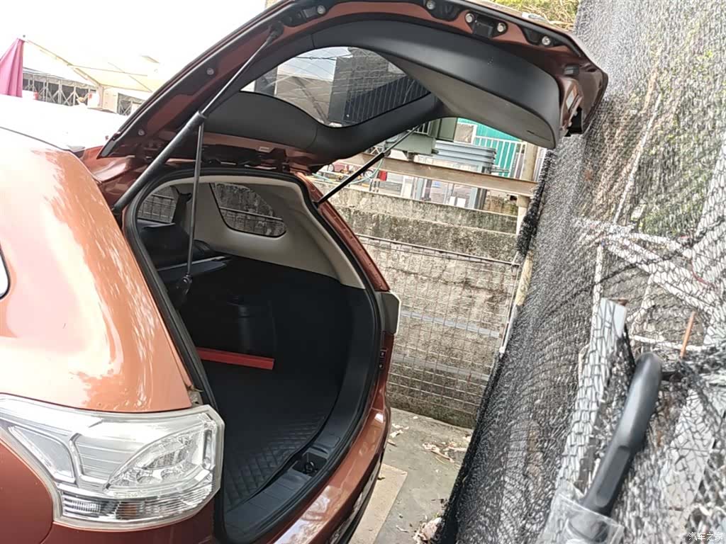 Mitsubishi Outlander, 2015 19