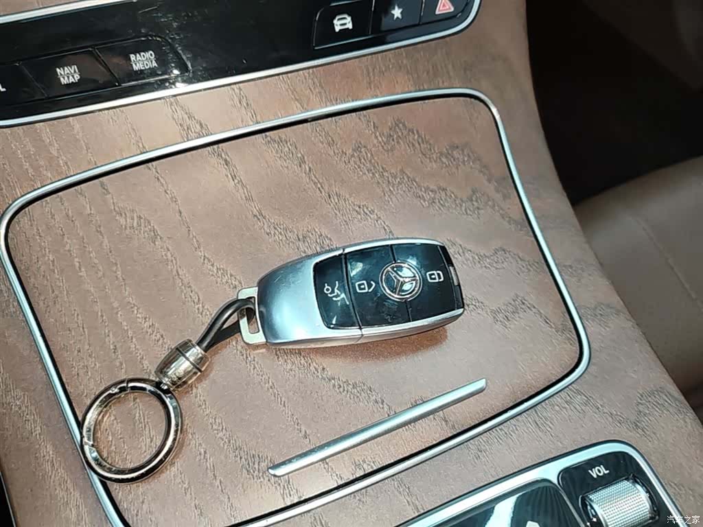 Mercedes-Benz E-Class, 2023 9