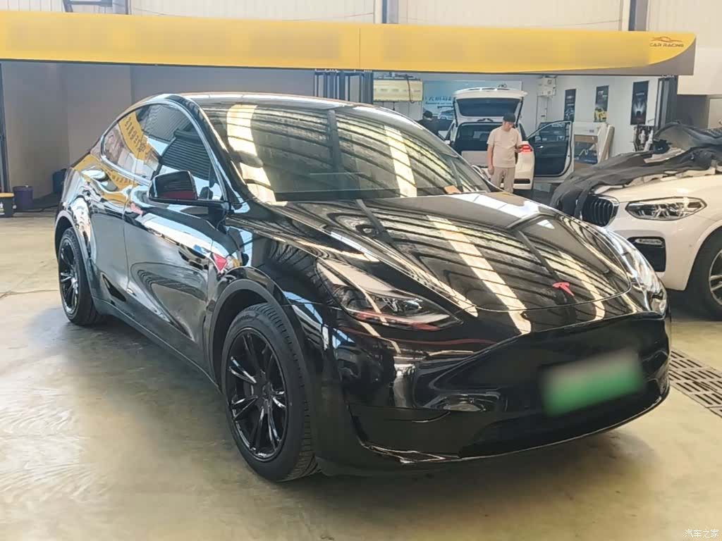 Tesla Model Y, 2022 4