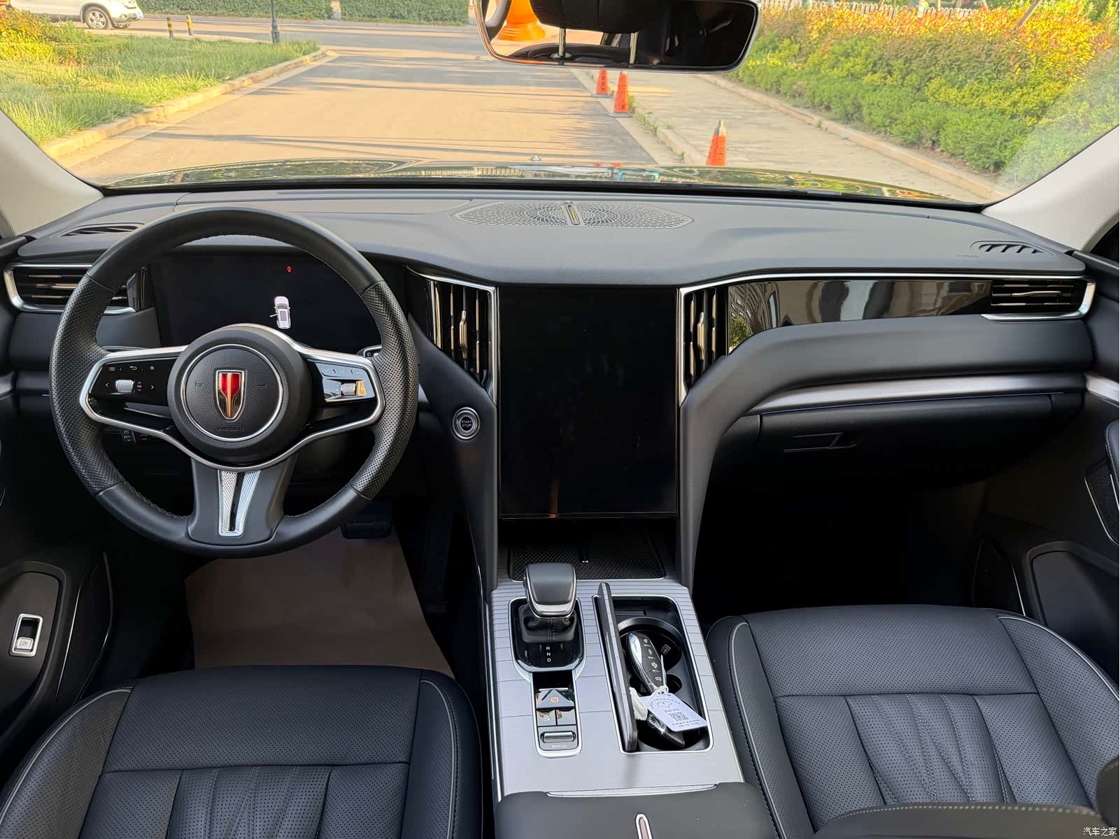 Hongqi HS7, 2024 6