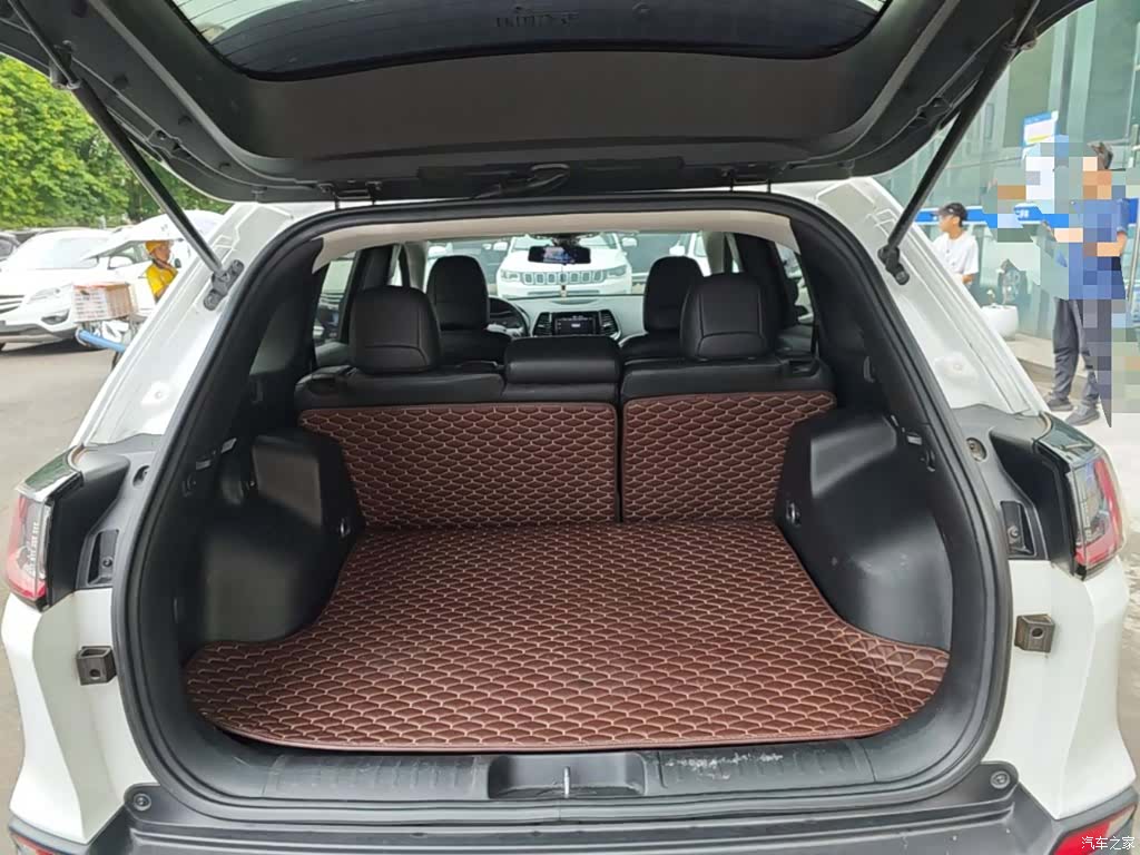 Jeep Cherokee, 2019 19