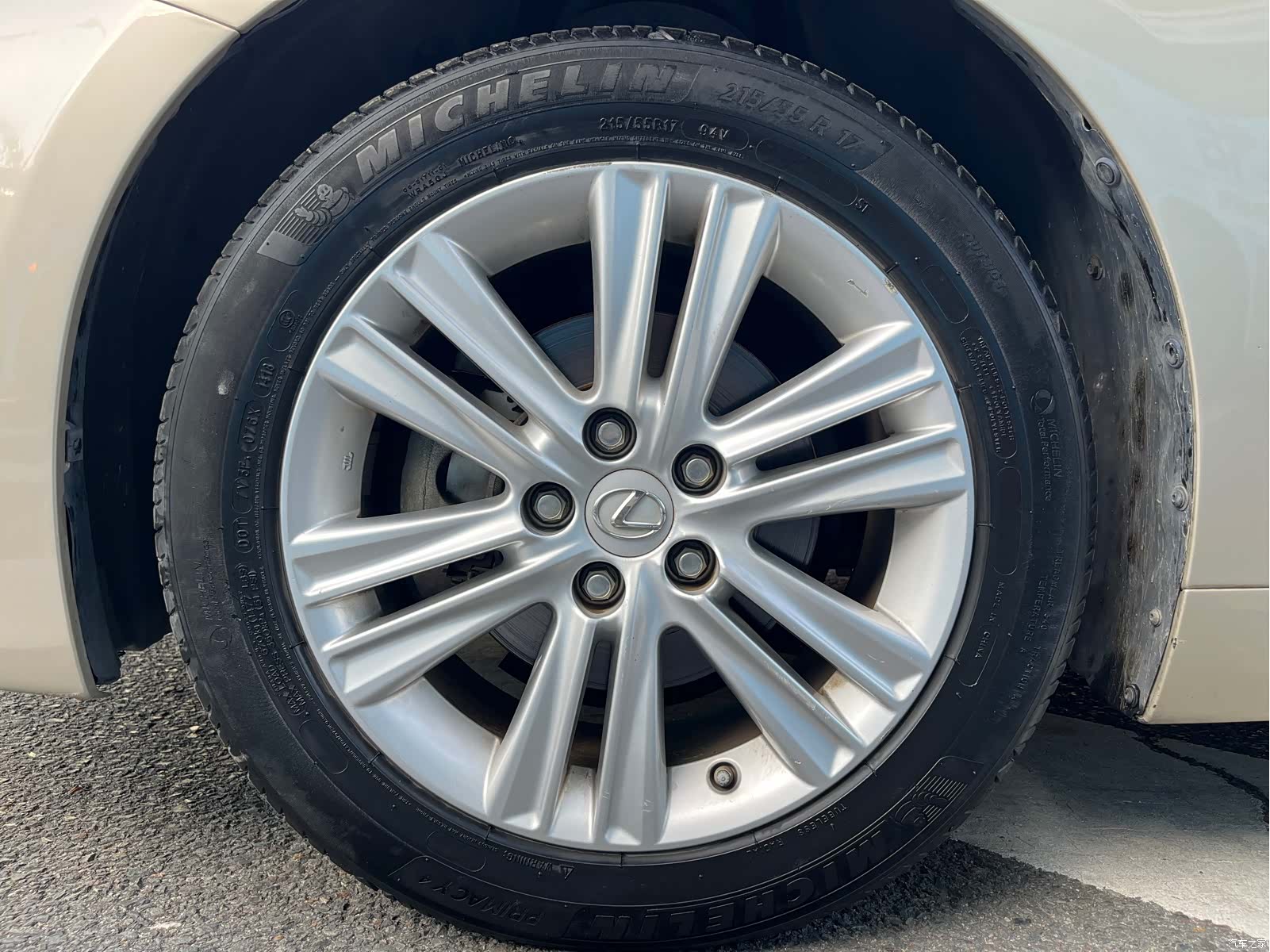 Lexus ES, 2015 11
