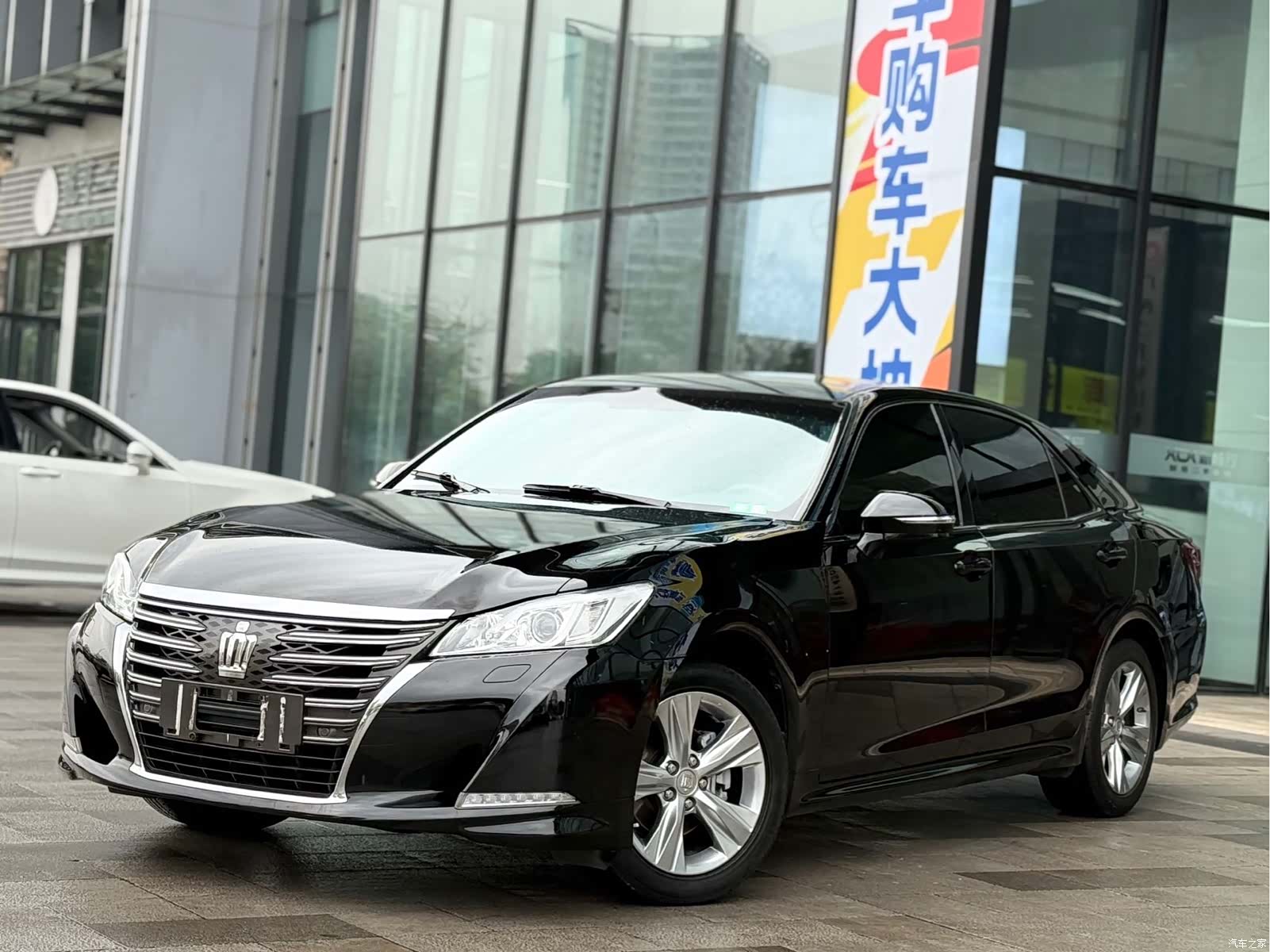 Toyota Crown, 2017 1