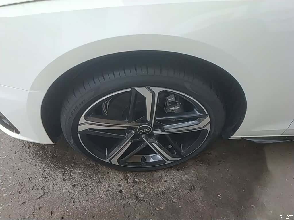 Audi A4L, 2025 23