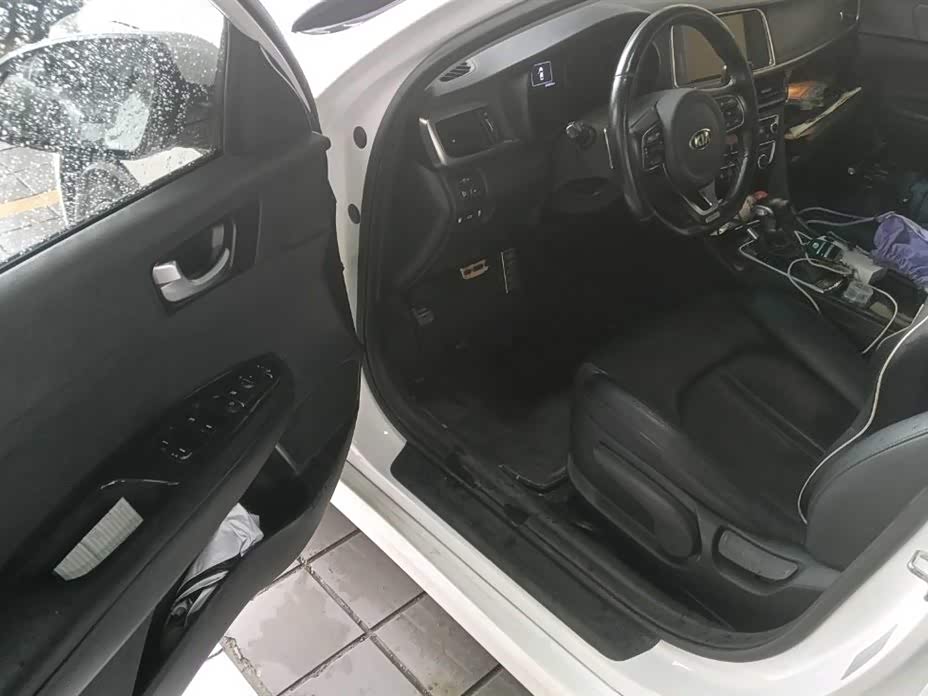 Kia K5 Kia K5