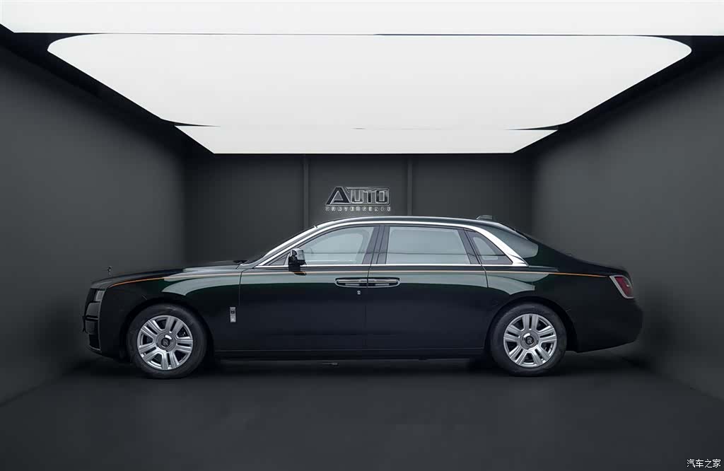 Rolls-Royce Ghost, 2022 3