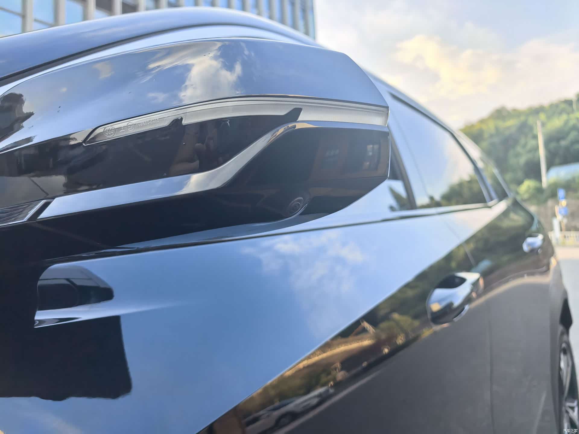 Geely Galaxy L7, 2025 3