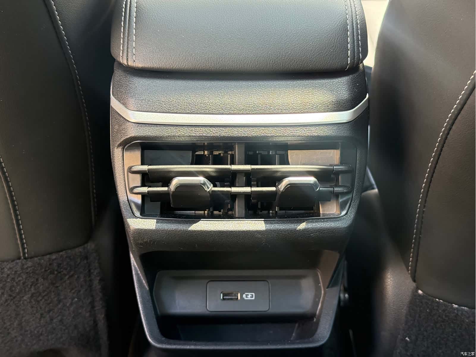 Geely Emgrand, 2022 11