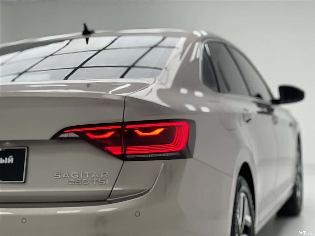 Volkswagen Sagitar, 2022 12