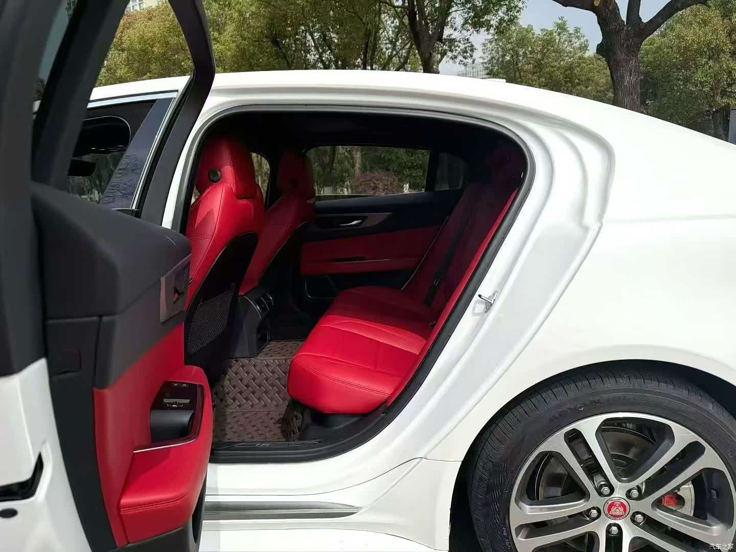Land Rover XEL, 2023 все фото