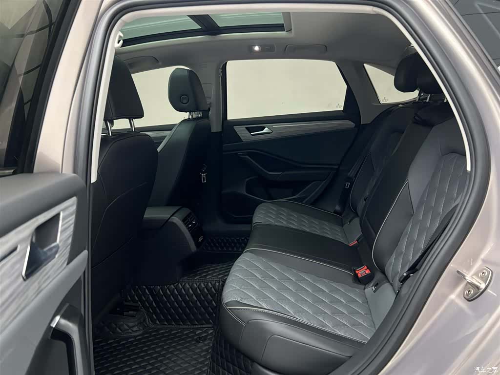 Volkswagen Sagitar, 2022 21