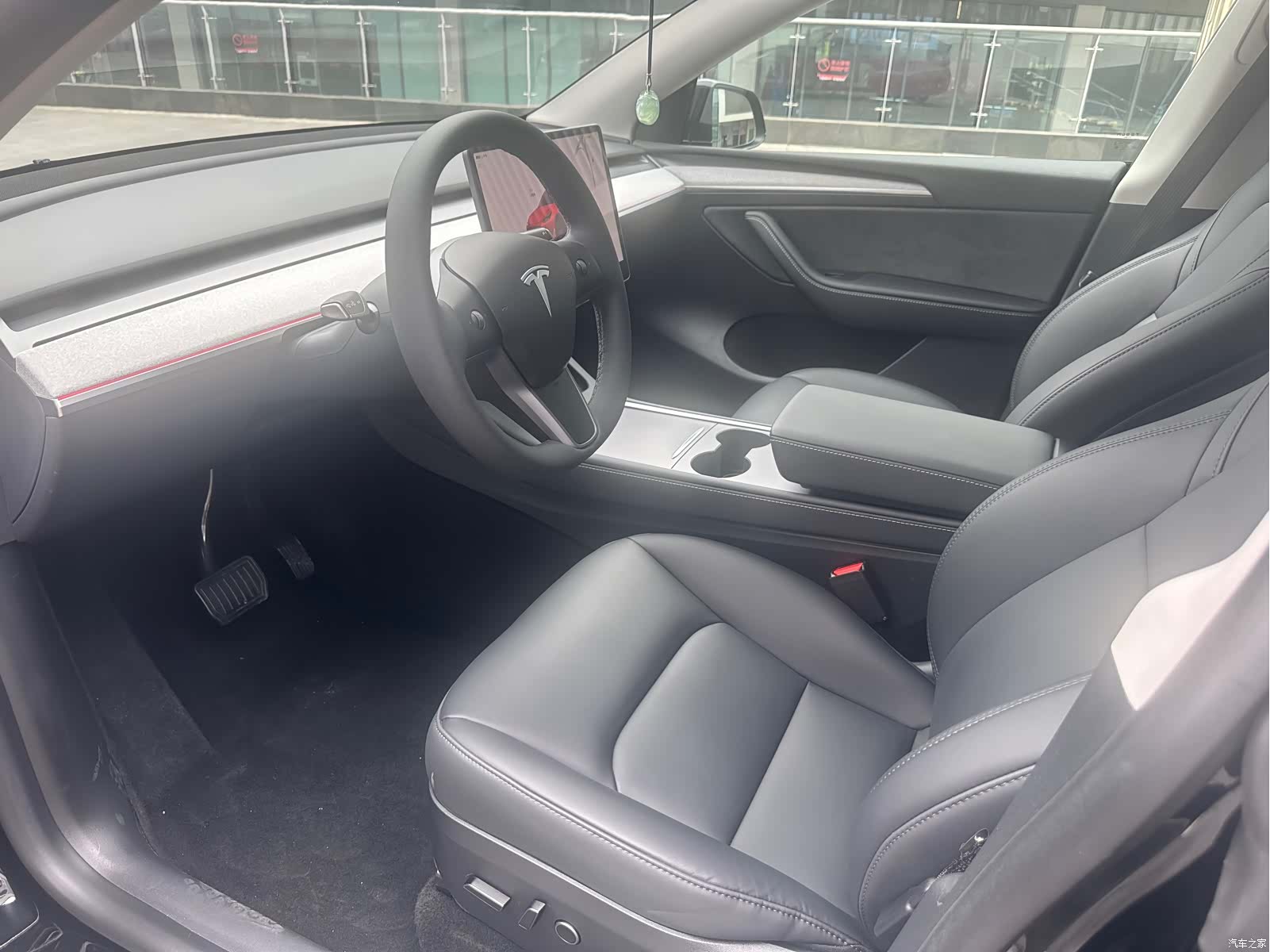 Tesla Model Y, 2024 9