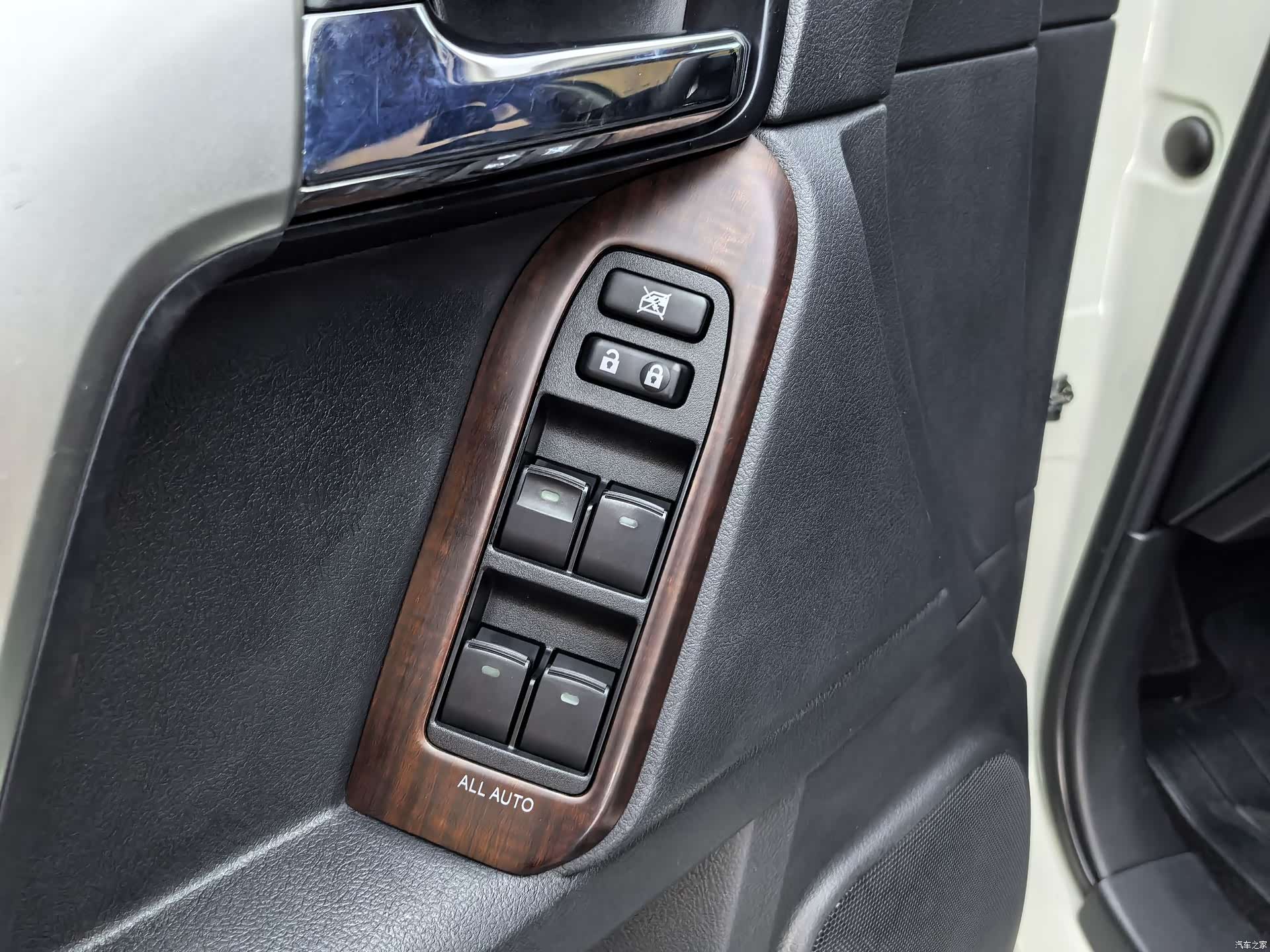 Toyota Prado, 2017 10