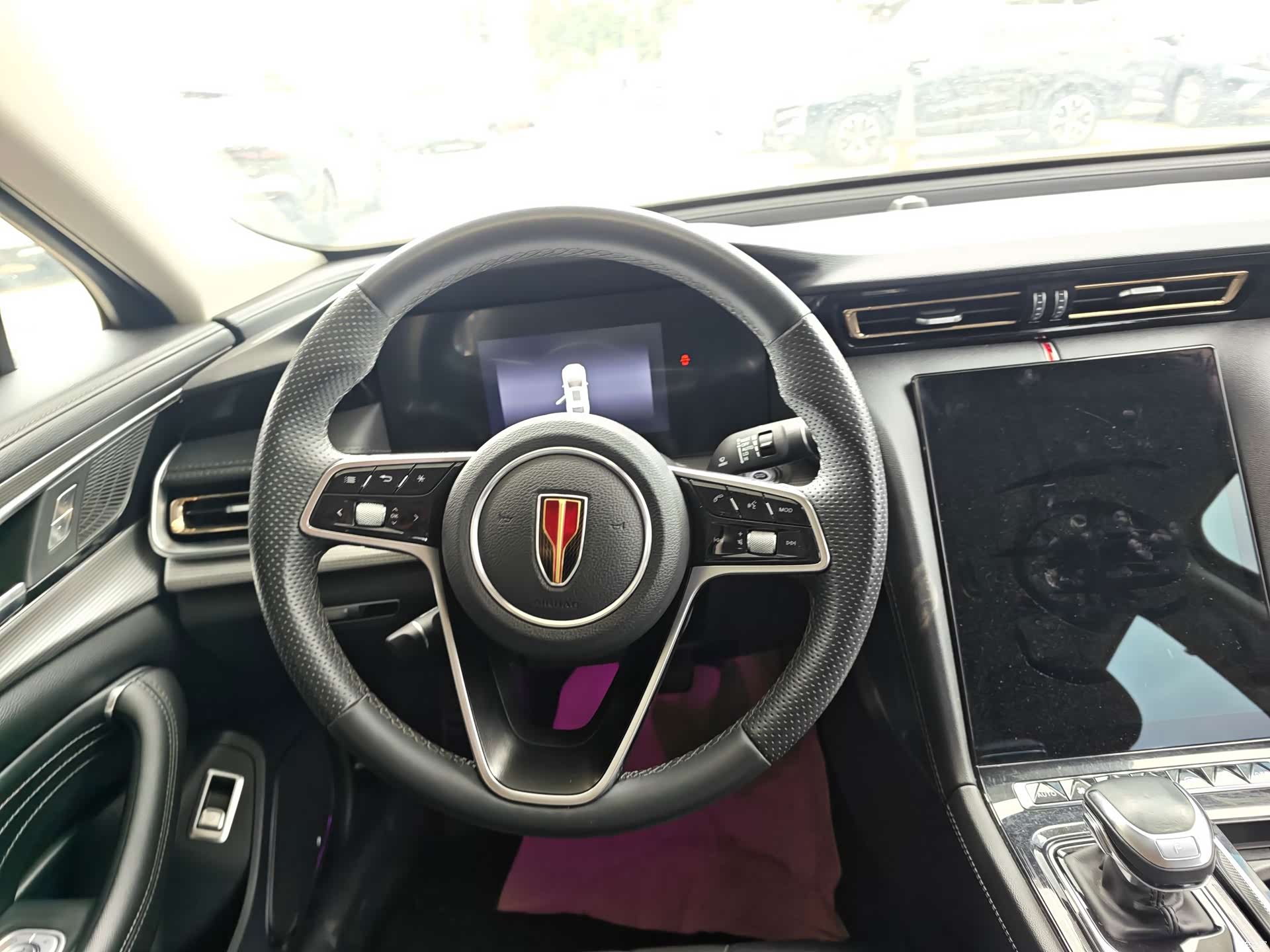 Hongqi H5, 2024 7