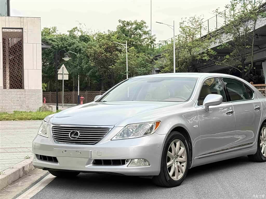 Lexus LS, 2008 14
