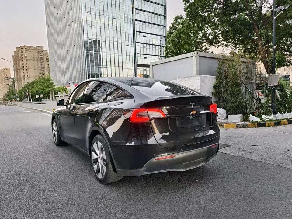 Tesla Model Y Tesla Model Y