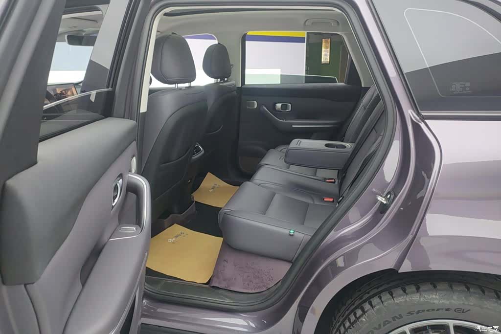 Leapmotor C10, 2025 11