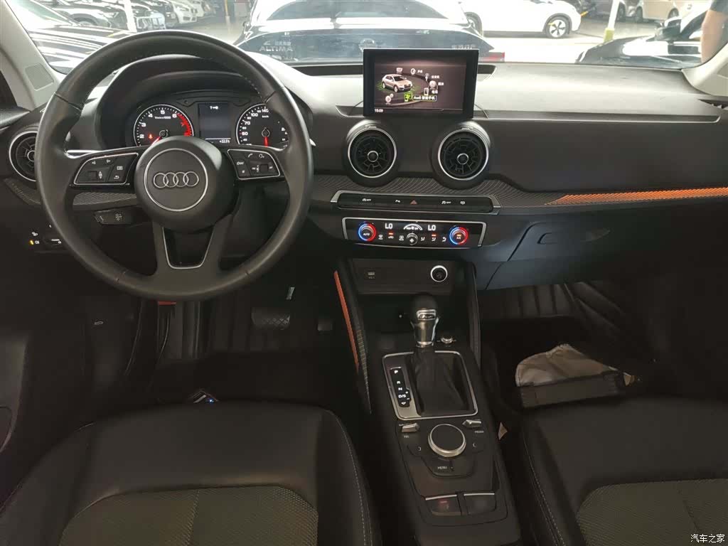 Audi Q2L, 2020 10
