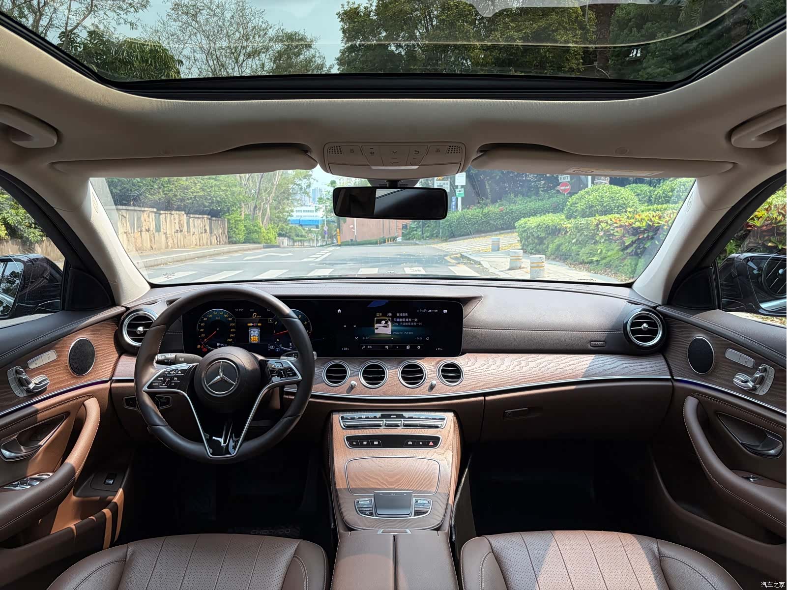 Mercedes-Benz E-Class, 2021 12