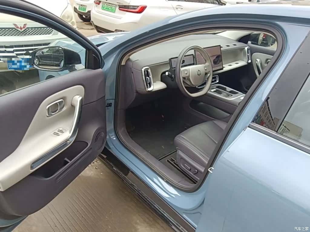 Leapmotor B01, 2025 16