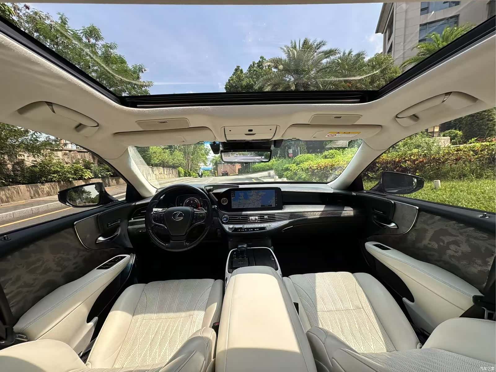 Lexus LS, 2021 11