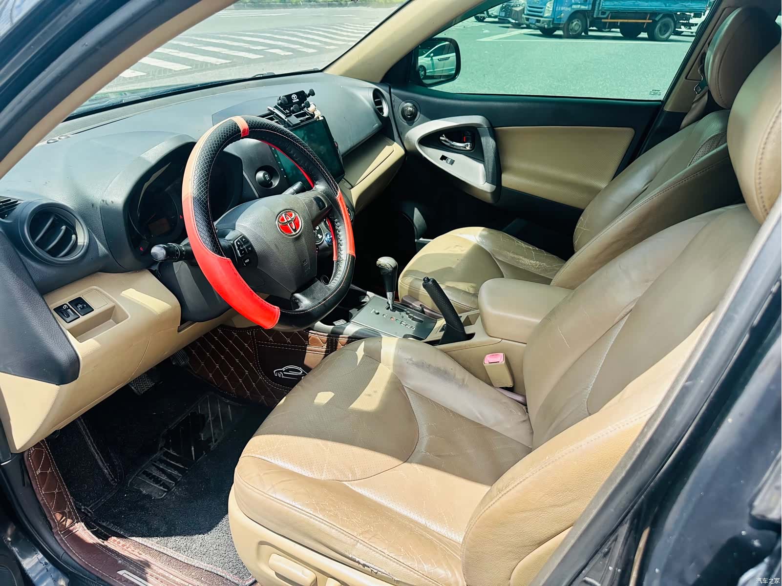 Toyota RAV4, 2012 7