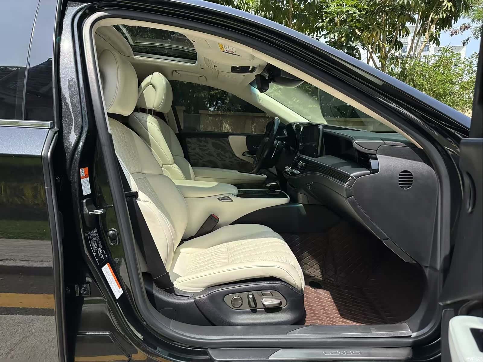 Lexus LS, 2021 10