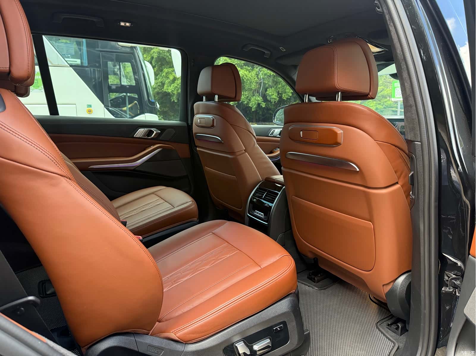 BMW X7, 2024 9