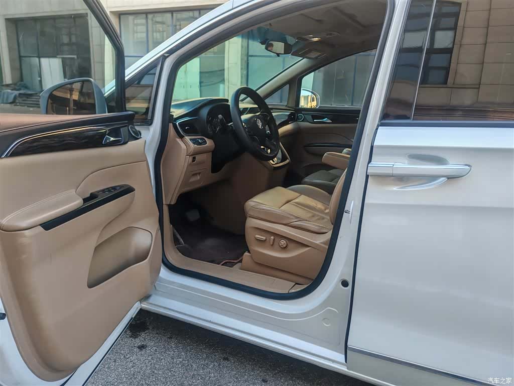 Buick GL8, 2017 все фото