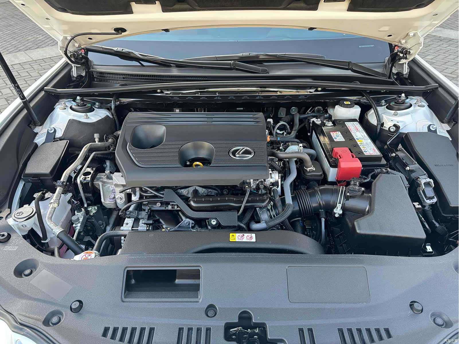 Lexus ES, 2024 14