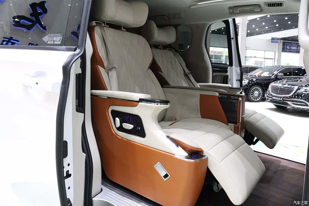Buick GL8, 2021 9