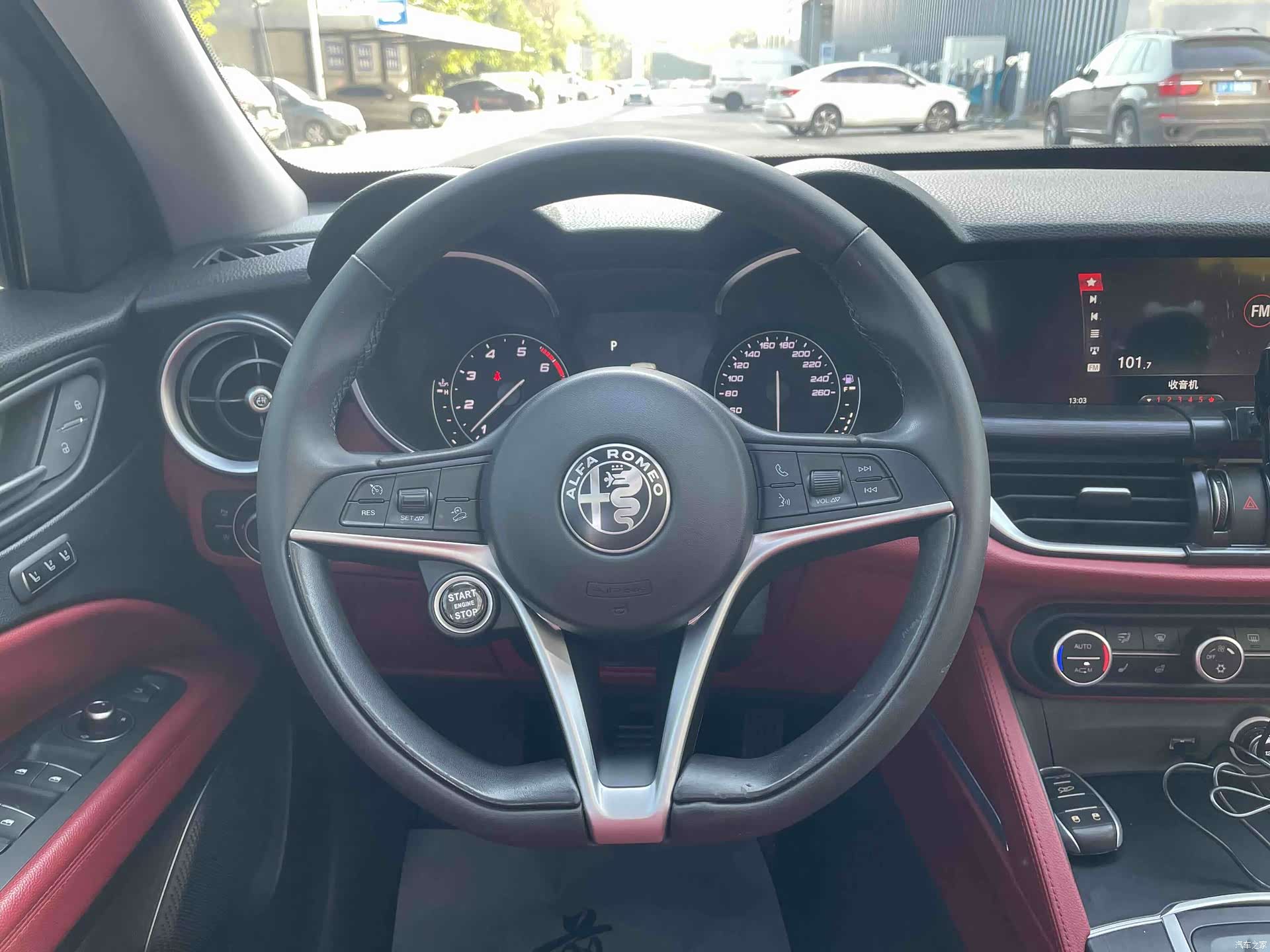 Alfa Romeo Stelvio, 2019 12