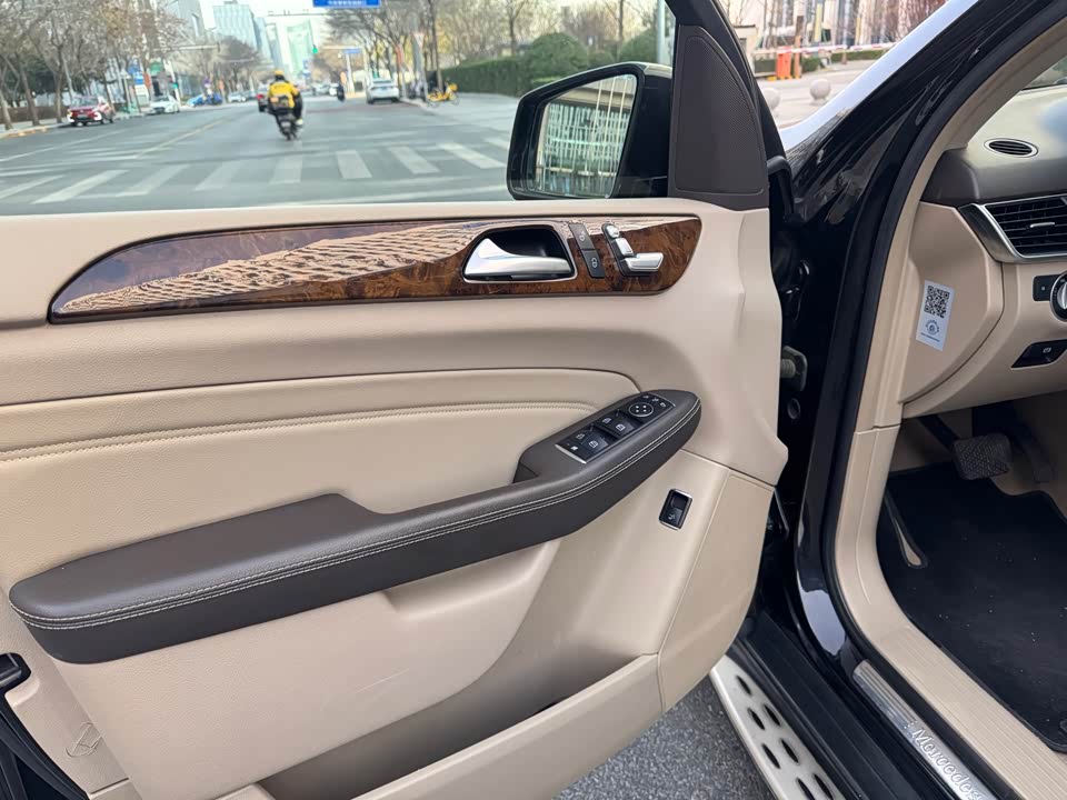 Mercedes-Benz M class