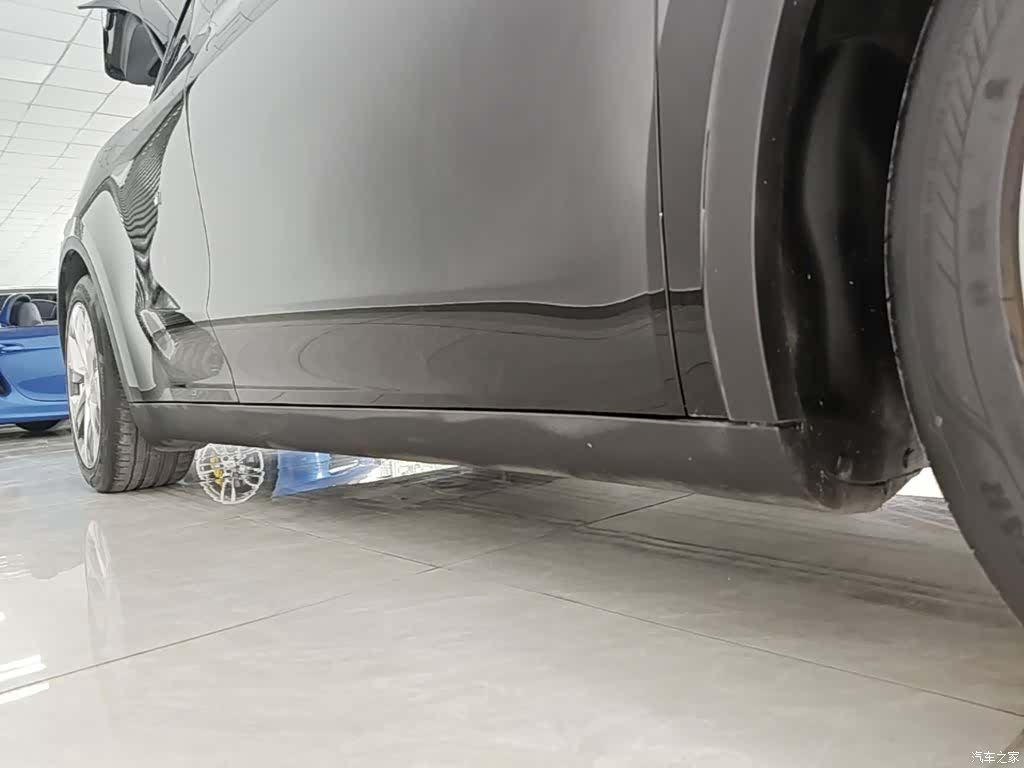 Tesla Model Y, 2023 21