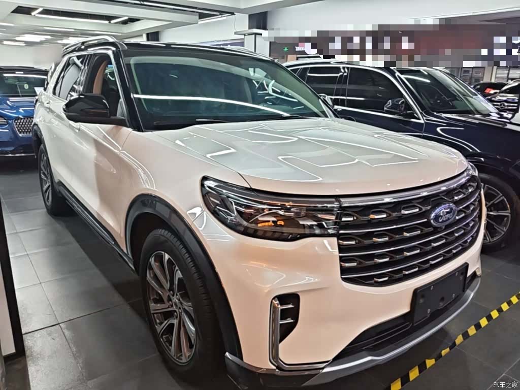 Ford Explorer, 2023 4