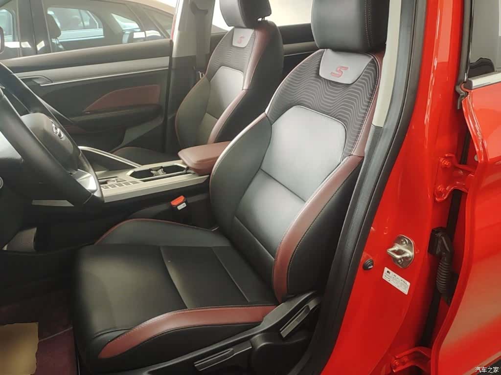 Geely Coolray, 2023 15